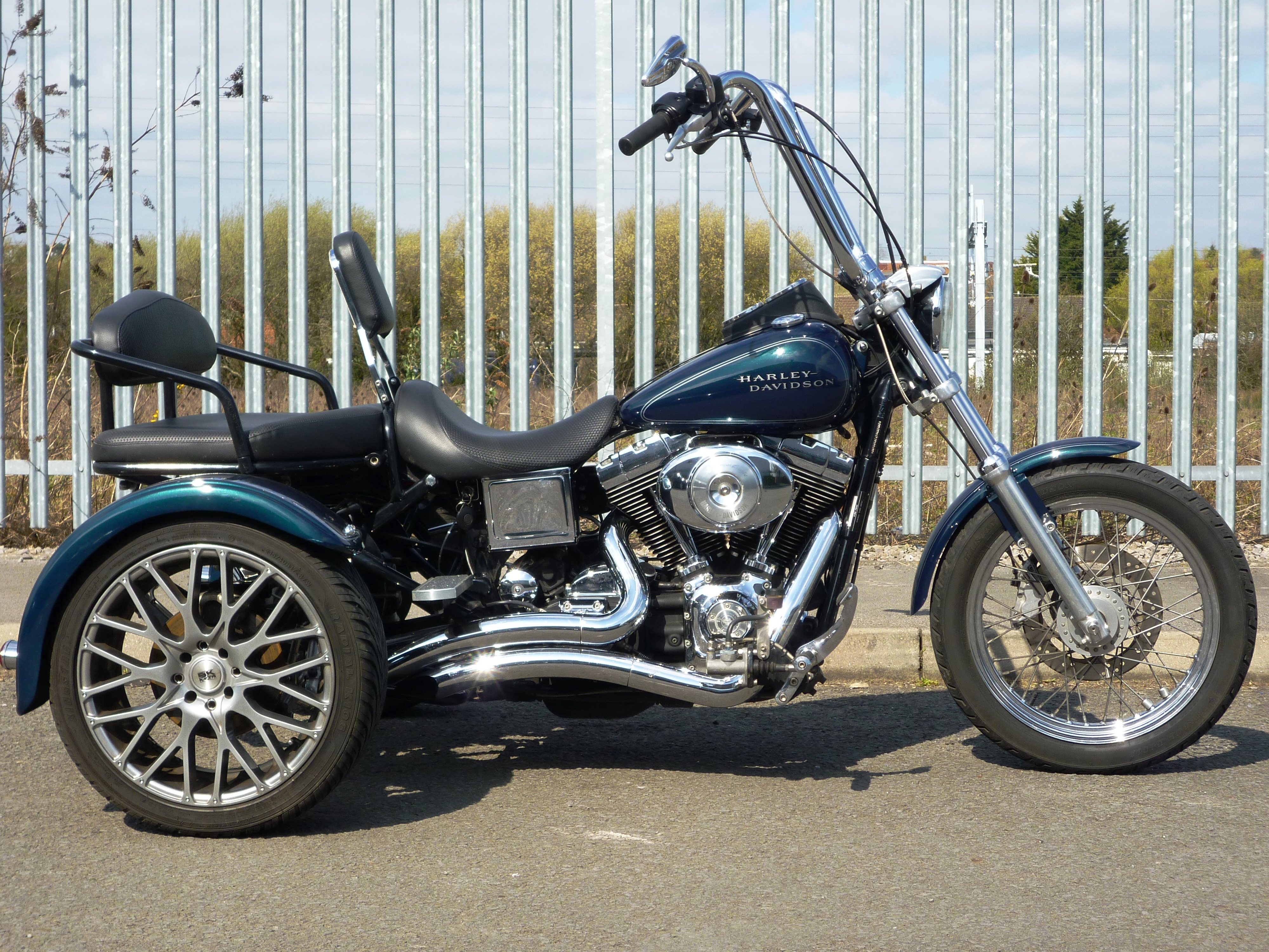 Trike motorcycle store with bench seat